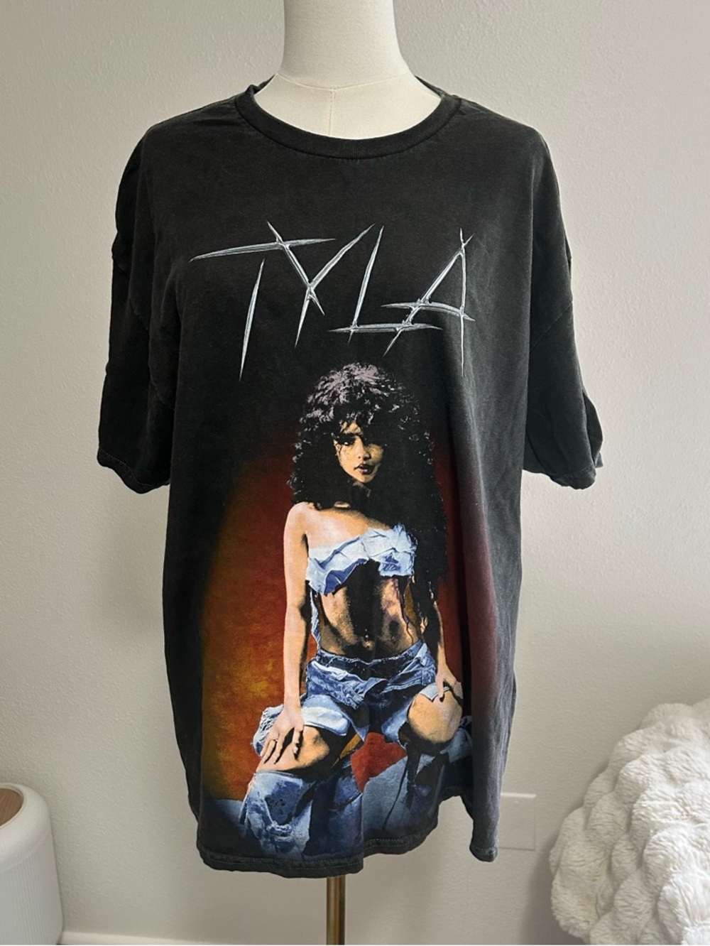 Tyla Black Graphic Short Sleeve Tee
